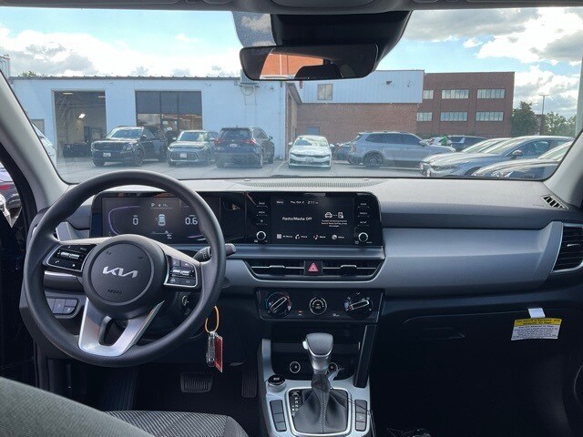 2026 Kia Seltos LX photo 3