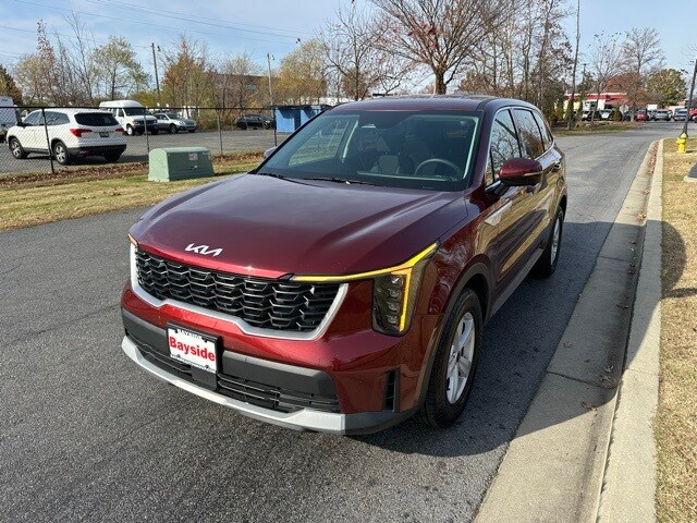 2024 Kia Sorento LX photo 2