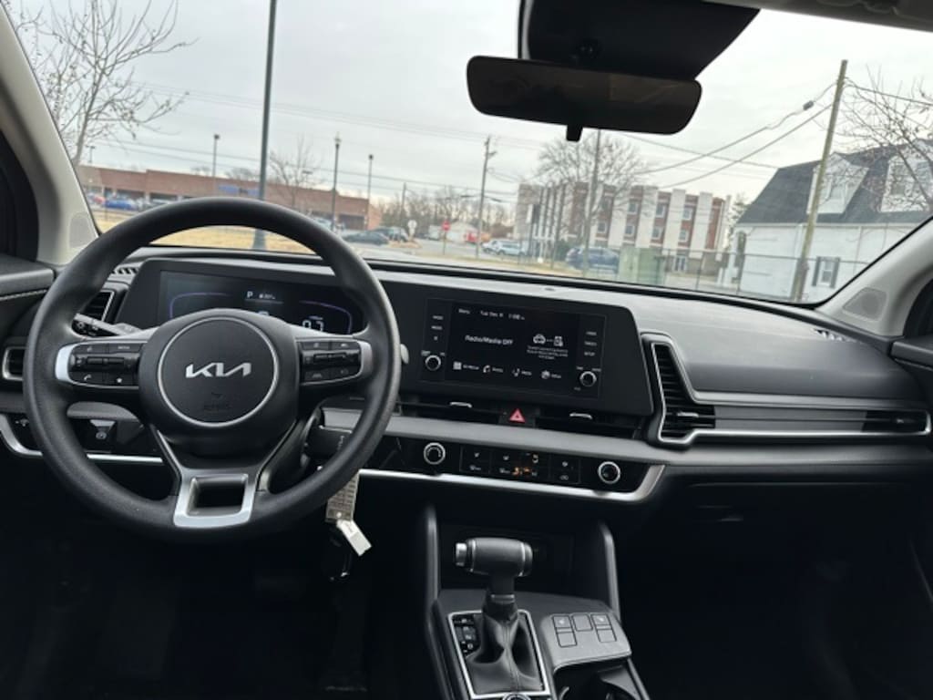 Used 2025 Kia Sportage LX SUV