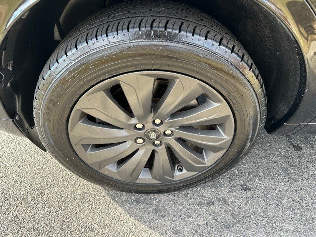 2020 Land Rover Discovery Sport SE R-Dynamic photo 4