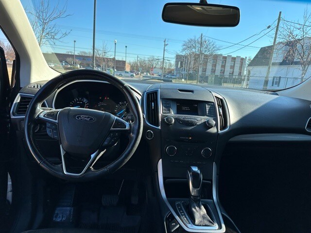 2018 Ford Edge SEL photo 3