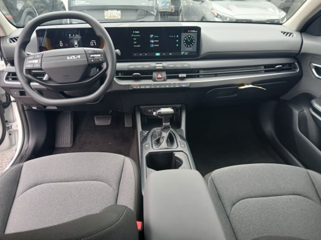 New 2025 Kia K4 LX Sedan