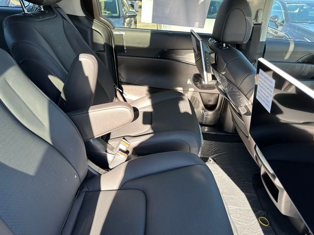 2026 Kia Carnival SX Prestige - Photo 24