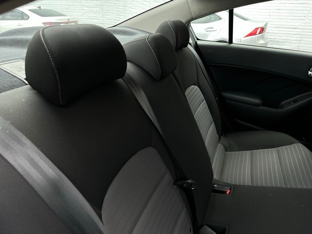 2018 Kia Forte S photo 17