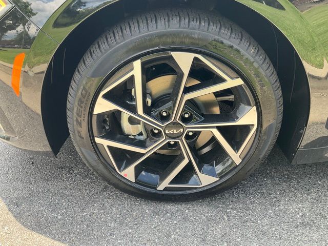 2025 Kia K5 EX - Photo 8
