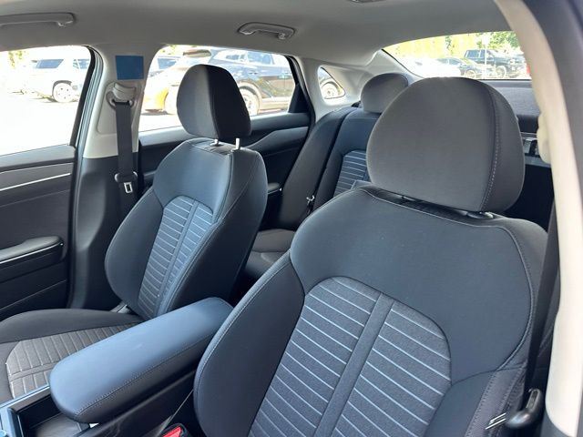 2026 Kia K5 LXS - Photo 33