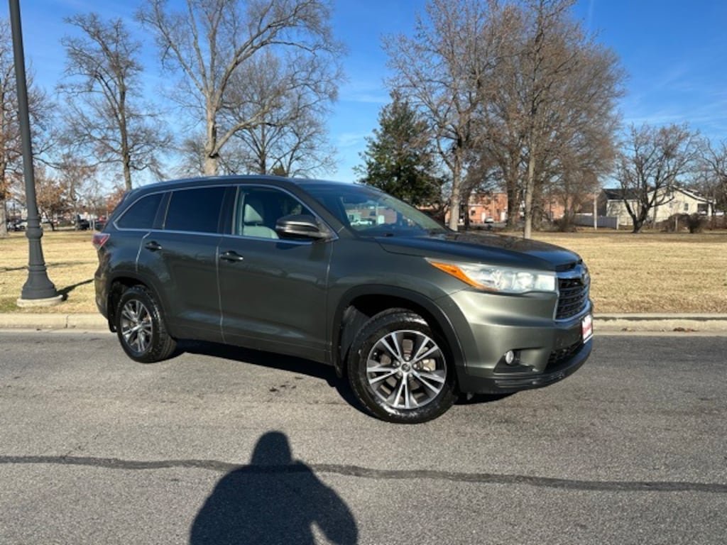 Used 2016 Toyota Highlander XLE V6 SUV