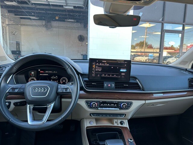 2021 Audi Q5 45 Prestige Premium photo 2