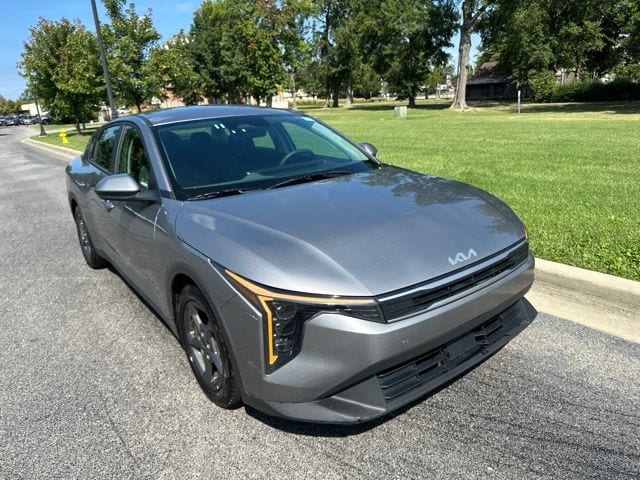 2025 Kia K4 LXS - Photo 8