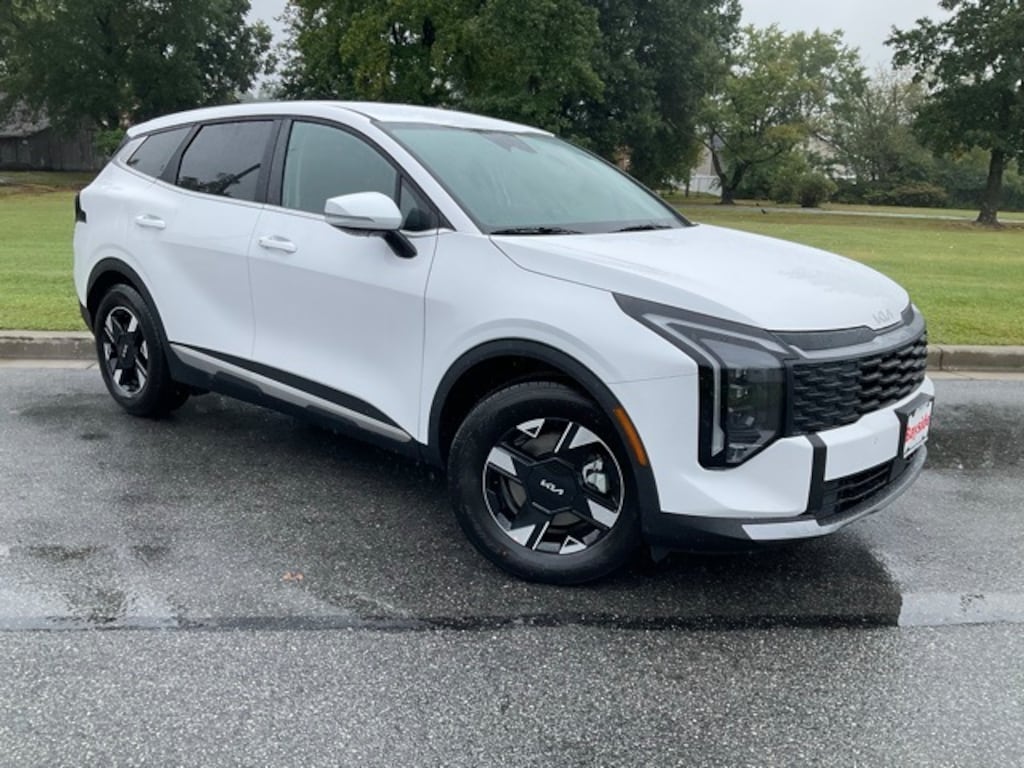 New 2026 Kia Sportage LX SUV