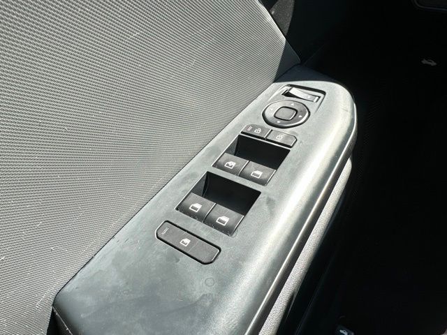 2025 Kia K4 LXS - Photo 43