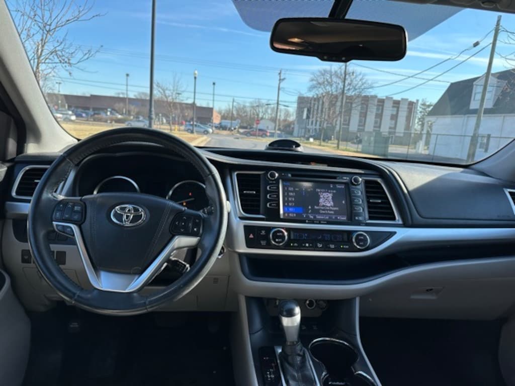 Used 2016 Toyota Highlander XLE V6 SUV