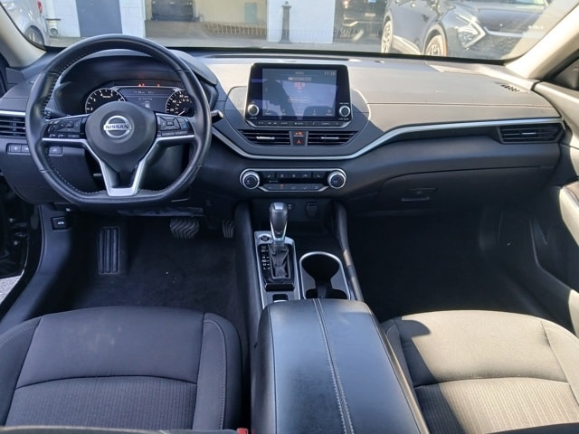 2021 Nissan Altima 2.5 SV photo 2