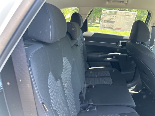 2026 Kia Sorento LX - Photo 23
