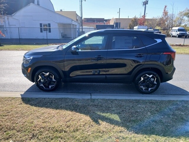 2026 Kia Seltos EX photo 3