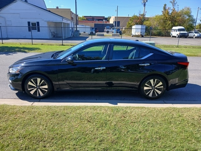 2021 Nissan Altima 2.5 SV photo 4