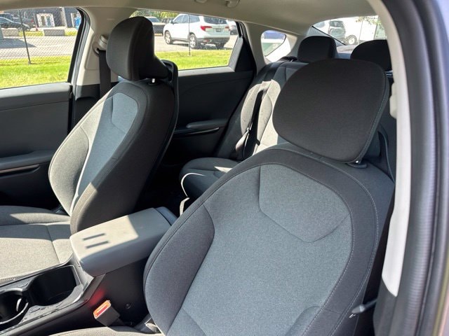 2025 Kia K4 LXS - Photo 30