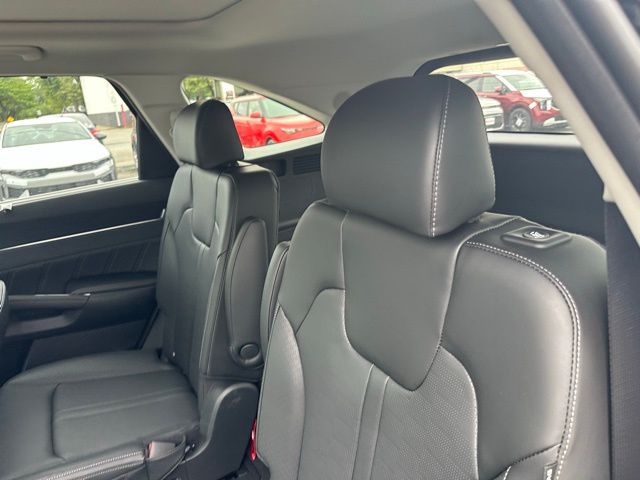 2026 Kia Sorento SX - Photo 14