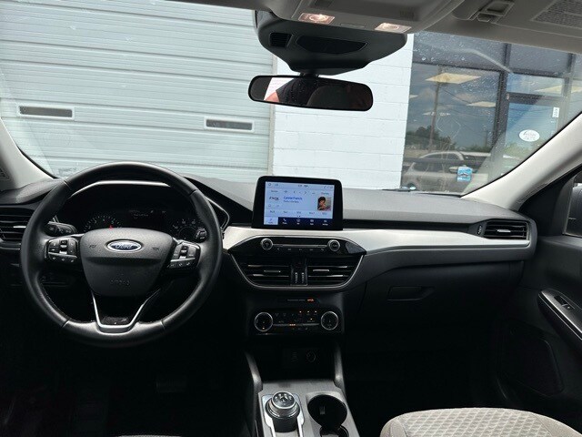 2022 Ford Escape SE photo 3