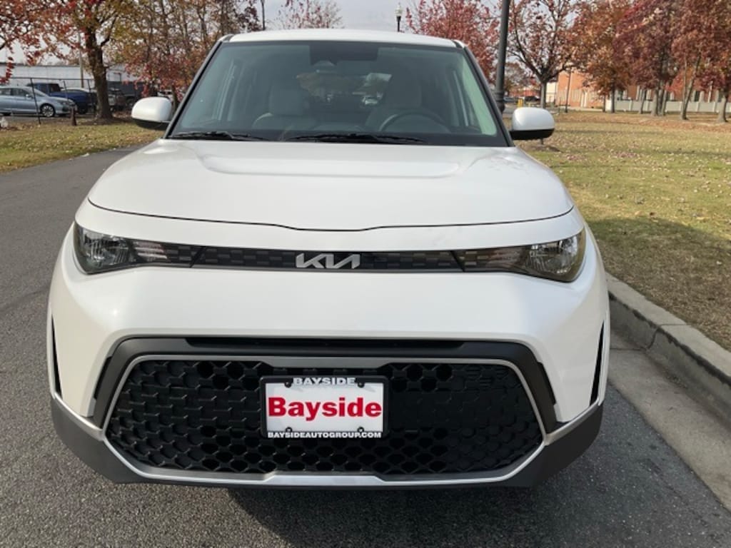 New 2025 Kia Soul LX Hatchback