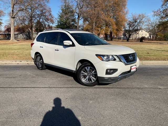 2017 Nissan Pathfinder SL