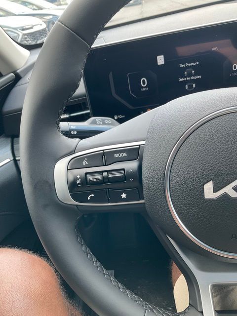 2025 Kia K5 EX - Photo 43