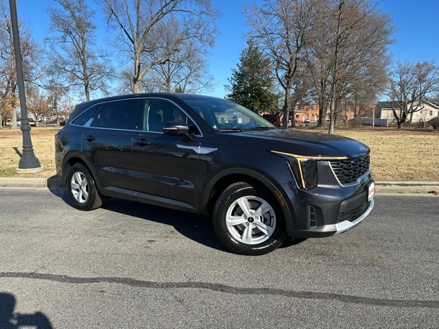 2026 Kia Sorento LX's photo