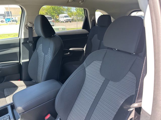 2026 Kia Sorento LX - Photo 8