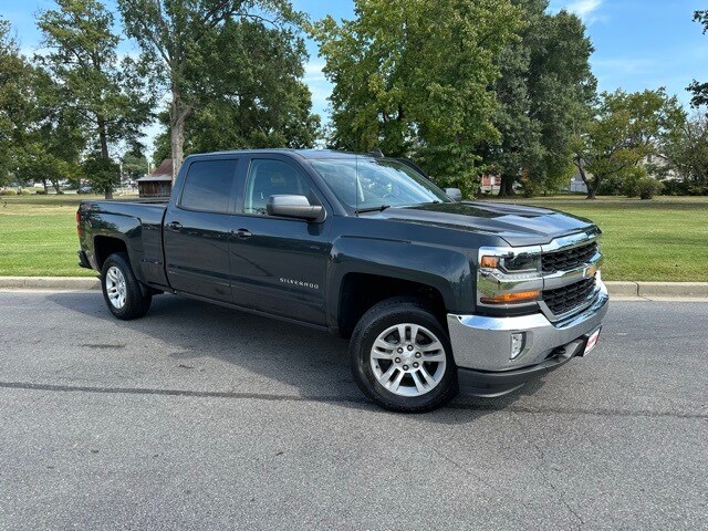 2017 Chevrolet Silverado 1500 photo 2