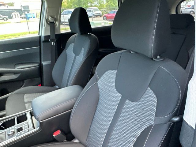 2026 Kia Sorento LX - Photo 8