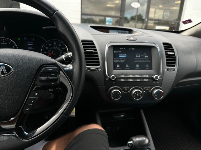 2018 Kia Forte S photo 30