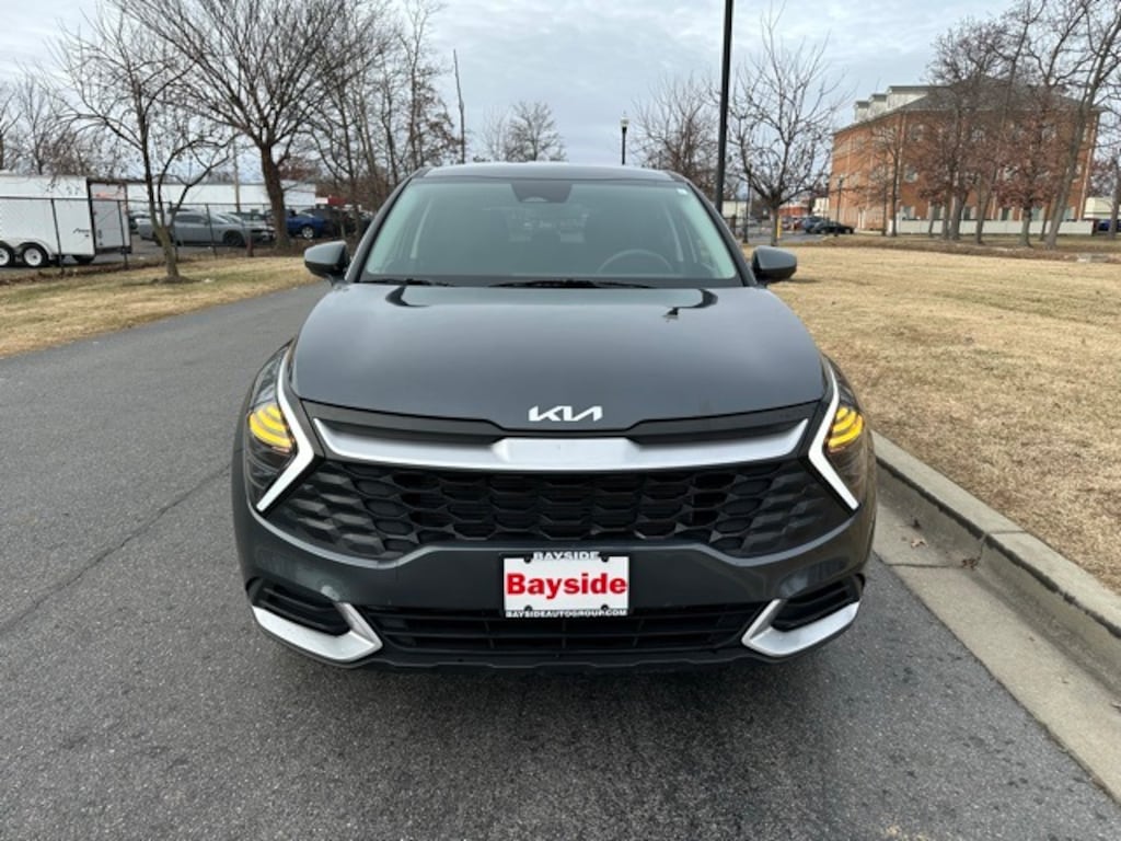 Used 2025 Kia Sportage LX SUV