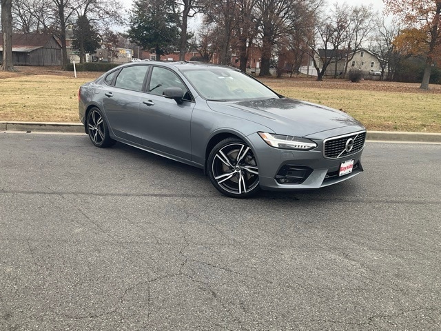 2020 Volvo S90 R-Design's photo