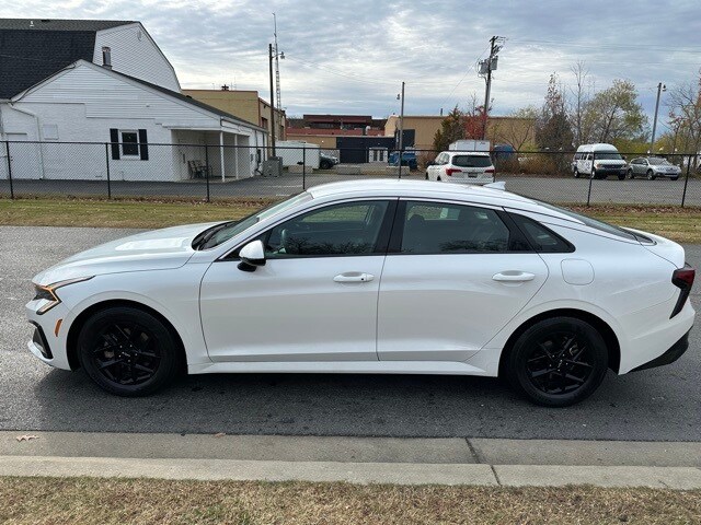 2025 Kia K5 LXS photo 3