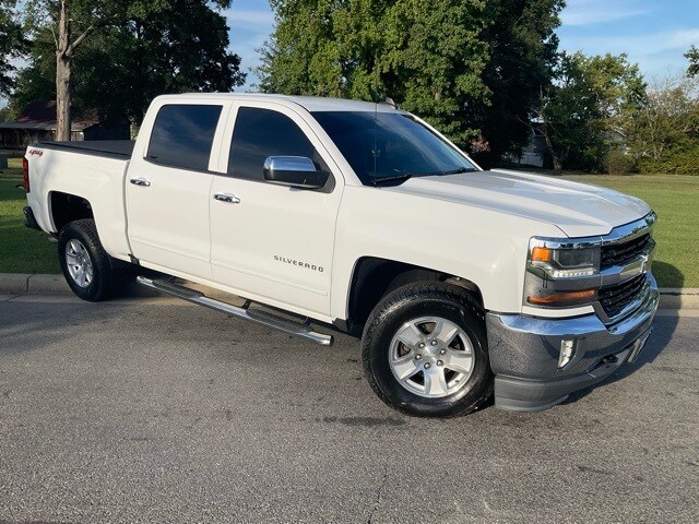 2016 Chevrolet Silverado 1500 LT photo 2
