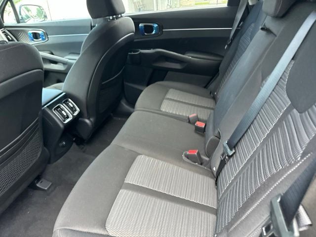 2026 Kia Sorento LX - Photo 15