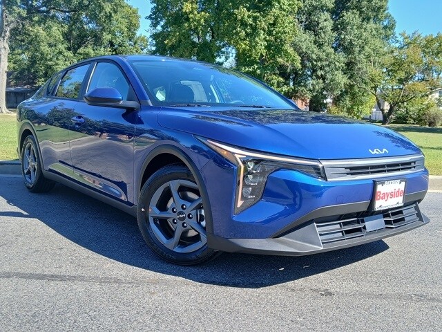 2025 Kia K4 LXS photo 2