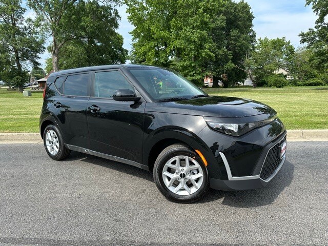 2025 Kia Soul S photo 2