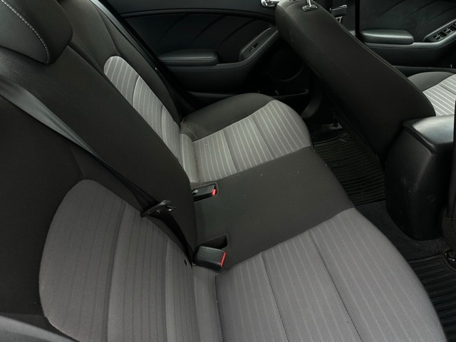 2018 Kia Forte S photo 18