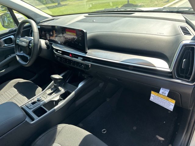 2026 Kia Sorento LX - Photo 26