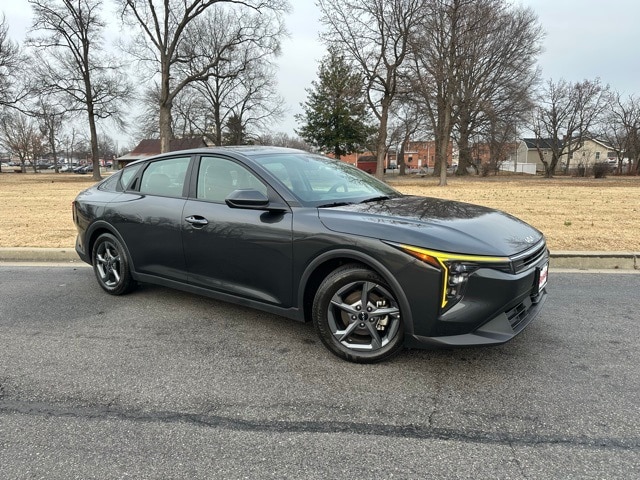 2025 Kia K4 LXS's photo