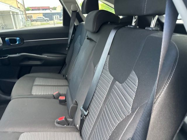 2026 Kia Sorento LX - Photo 16
