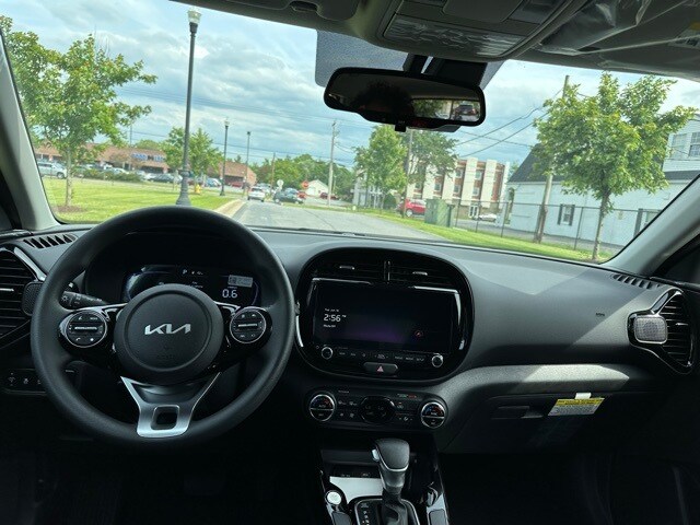2025 Kia Soul S photo 3