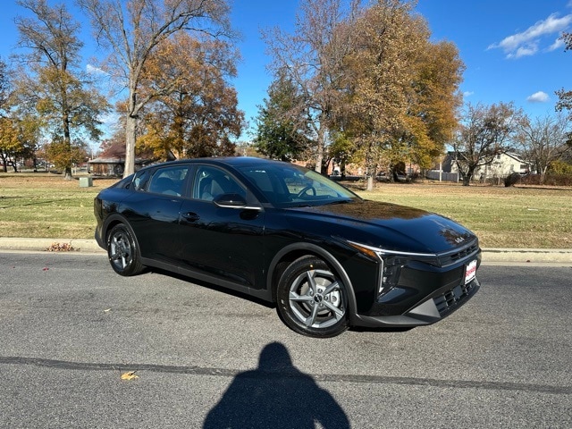 2025 Kia K4 LXS's photo