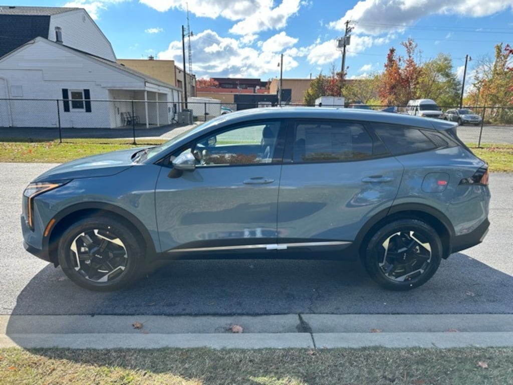 New 2026 Kia Sportage Hybrid S SUV