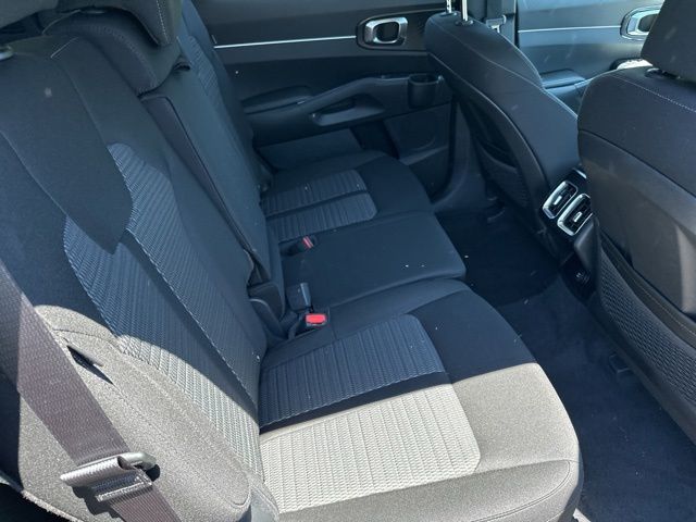 2026 Kia Sorento LX - Photo 22