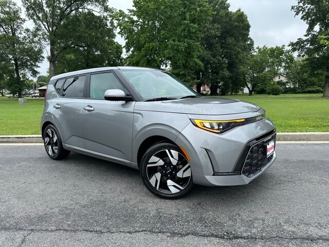 2024 Kia Soul GT-Line photo 2
