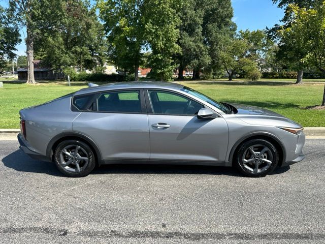 2025 Kia K4 LXS - Photo 10