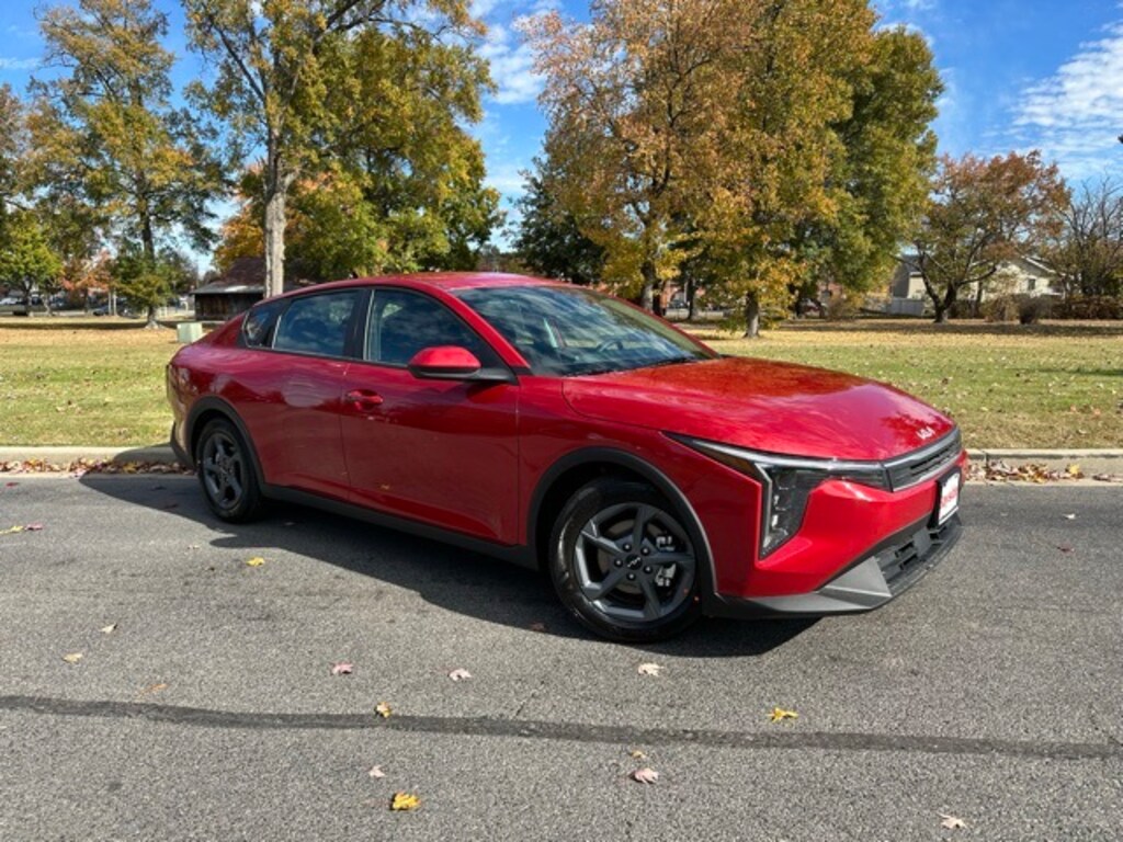 New 2025 Kia K4 LXS Sedan
