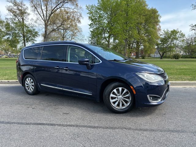 Used 2019 Chrysler Pacifica Touring L with VIN 2C4RC1BGXKR507933 for sale in Waldorf, MD
